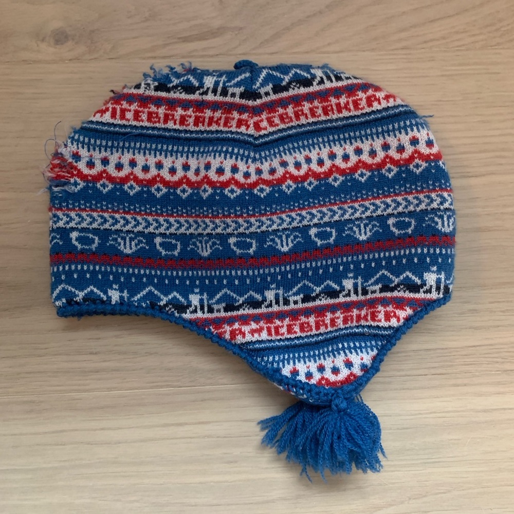 Icebreaker Kids 100% Merino Wool Hat with Blue and Red Pattern